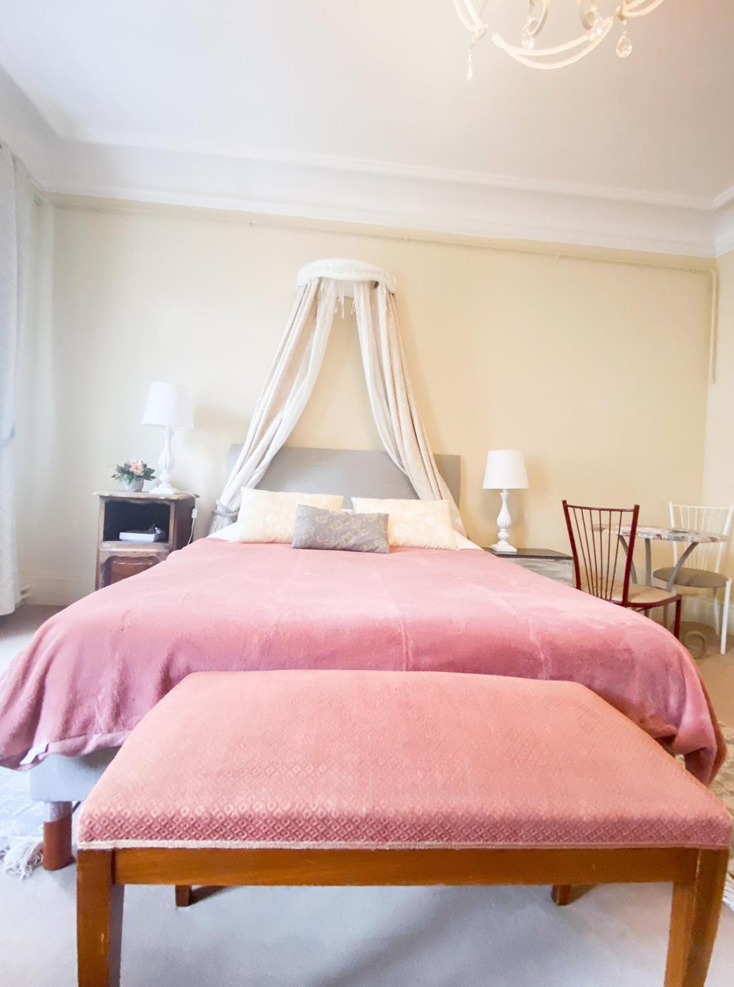Chambres D'Hotes La Villa Alienor Лез-Андели Экстерьер фото